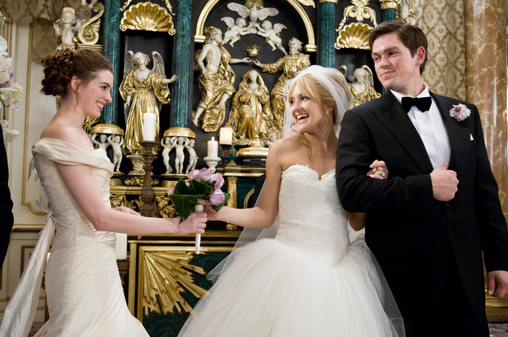 Emma (Anne Hathaway, left) shares in the joy of her best friend LivÕs (Kate Hudson) marriage to Daniel (Steve Howey). PHOTOGRAPHS TO BE USED SOLELY FOR ADVERTISING, PROMOTION, PUBLICITY OR REVIEWS OF THIS SPECIFIC MOTION PICTURE AND TO REMAIN THE PROPERTY OF THE STUDIO. NOT FOR SALE OR REDISTRIBUTION.